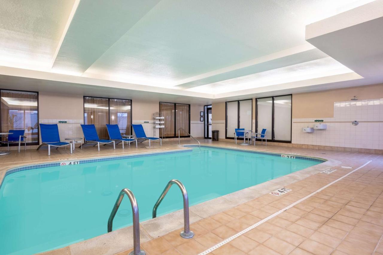 Отель Sonesta Select Detroit Нови Экстерьер фото