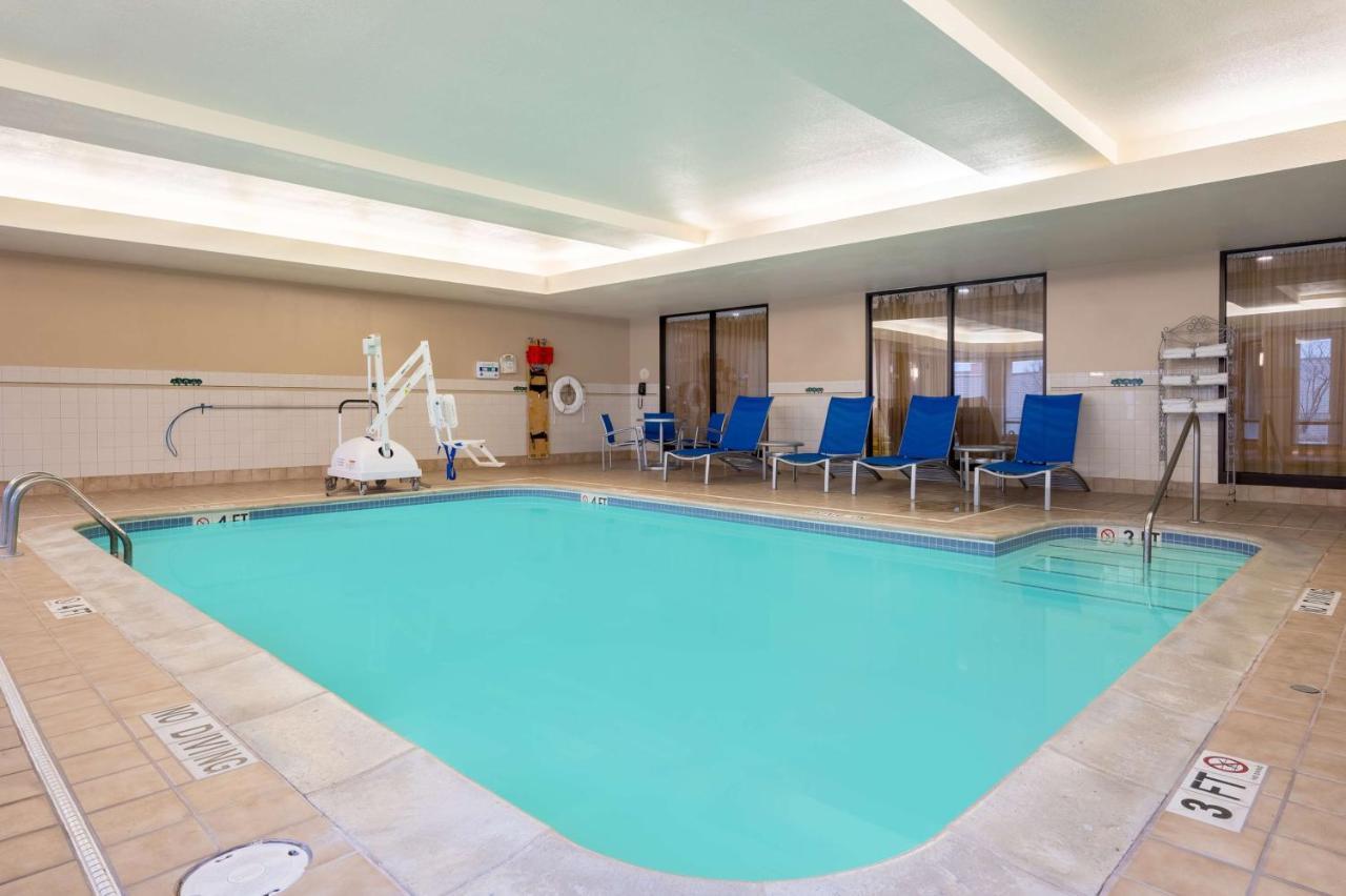 Отель Sonesta Select Detroit Нови Экстерьер фото